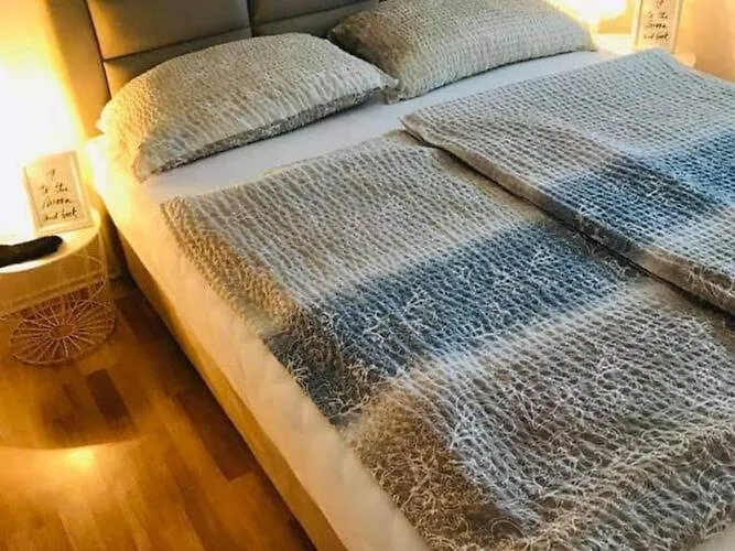 Apartman La Eva Pag - One Bedroom With Balcony And Sea View Pag Town